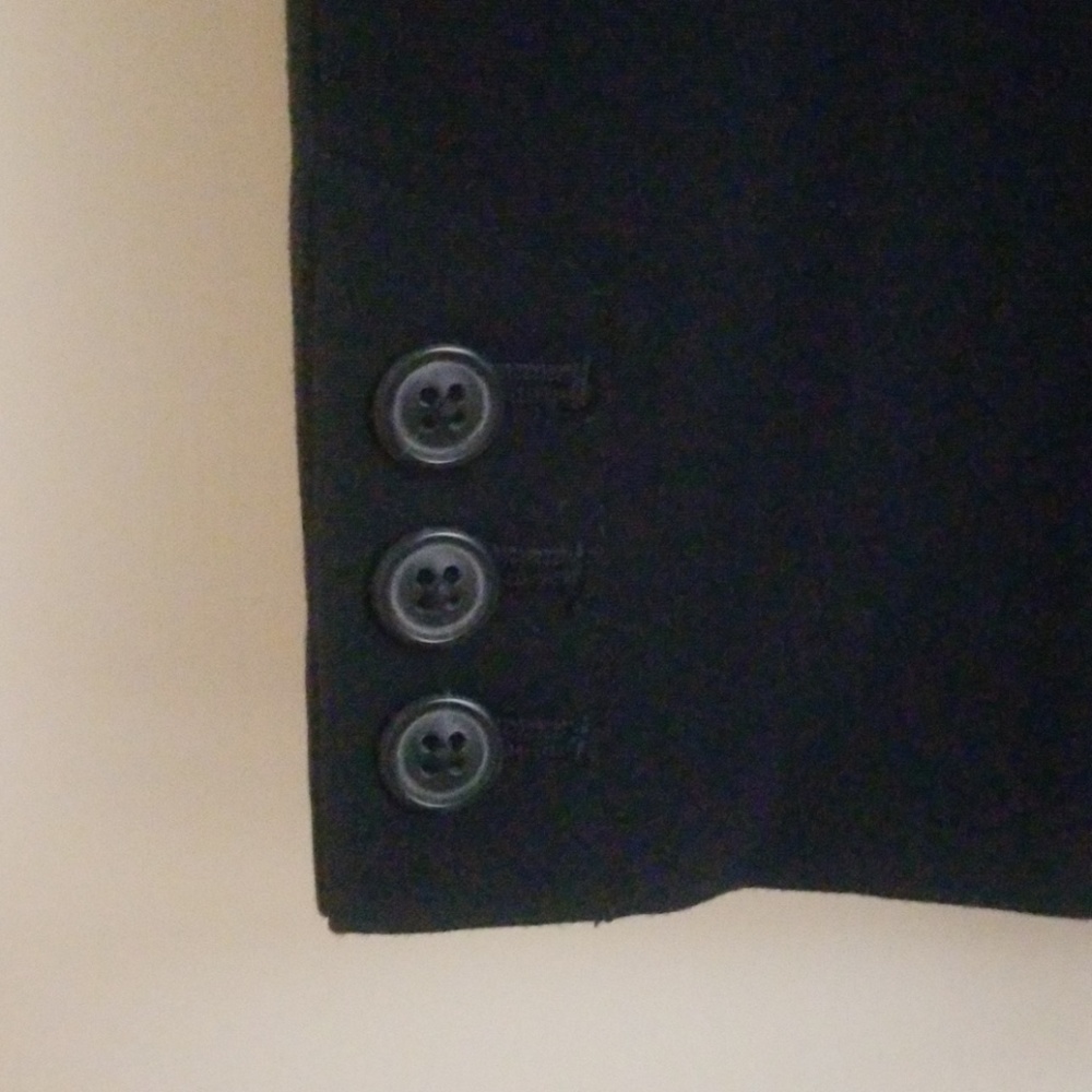 212 Collection Capris - Picture 2 of 6